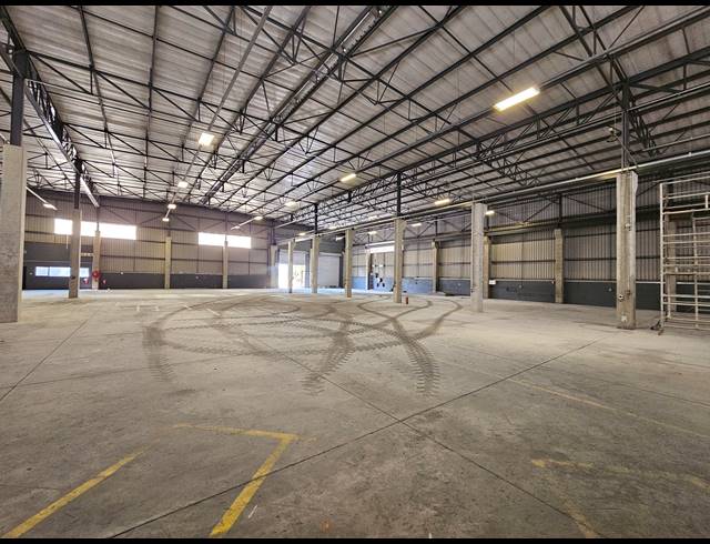 2,600M² FACTORY FOR SALE IN LANSERIA